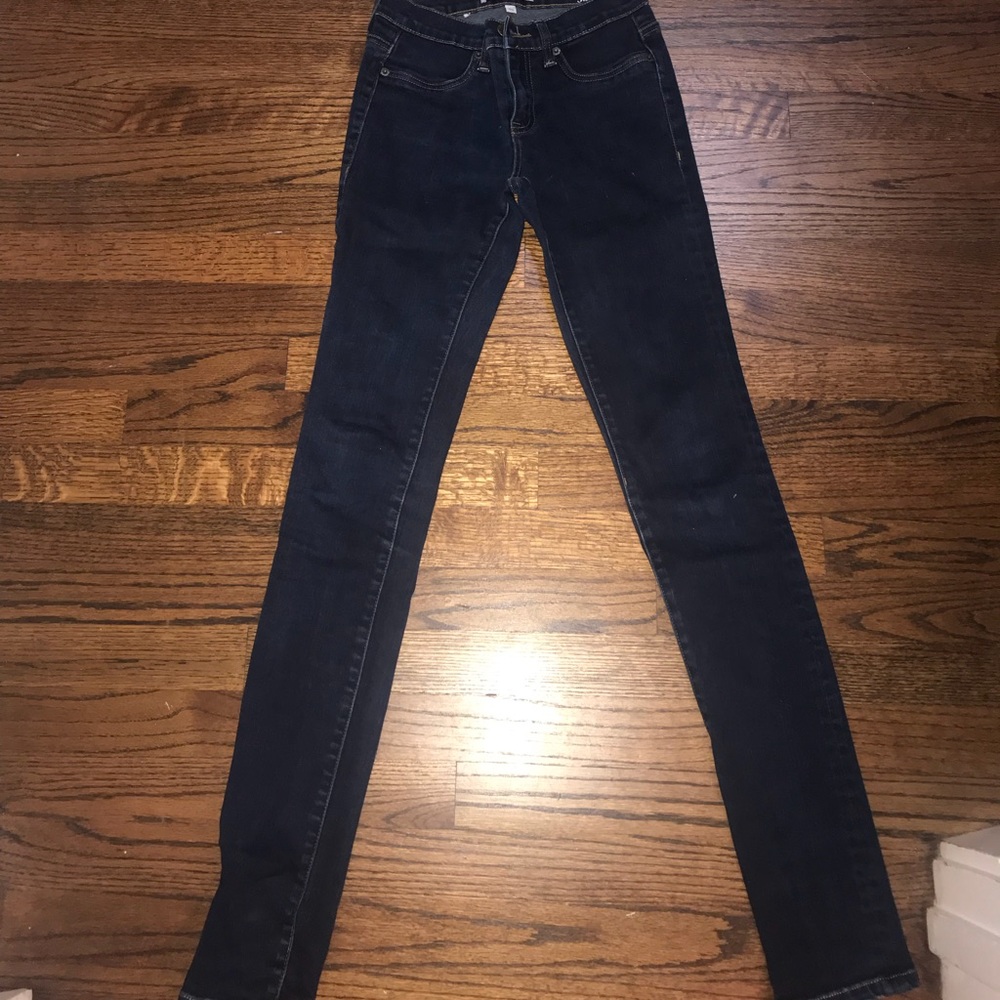 Skinny dark blue jeans (mid rise)